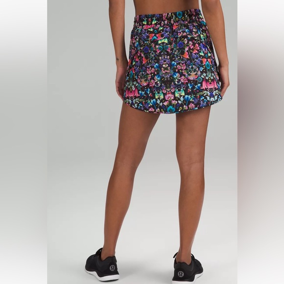 Lululemon Hotty Hot HR Skirt  🌺 🌼🌸 Flower scope 🌸🌼🌺 Blk/multi - Picture 7 of 8